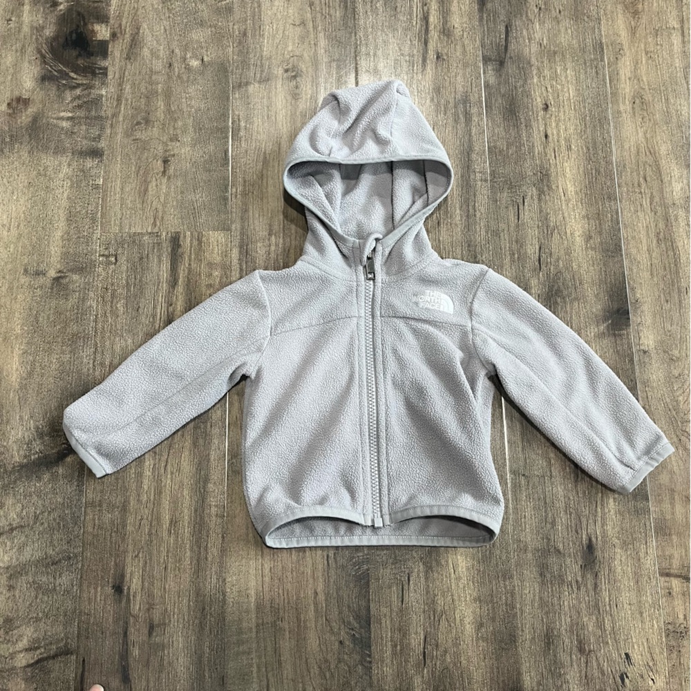 The North Face infant Light Gray Hooded Fleece Jacket
3-6 months